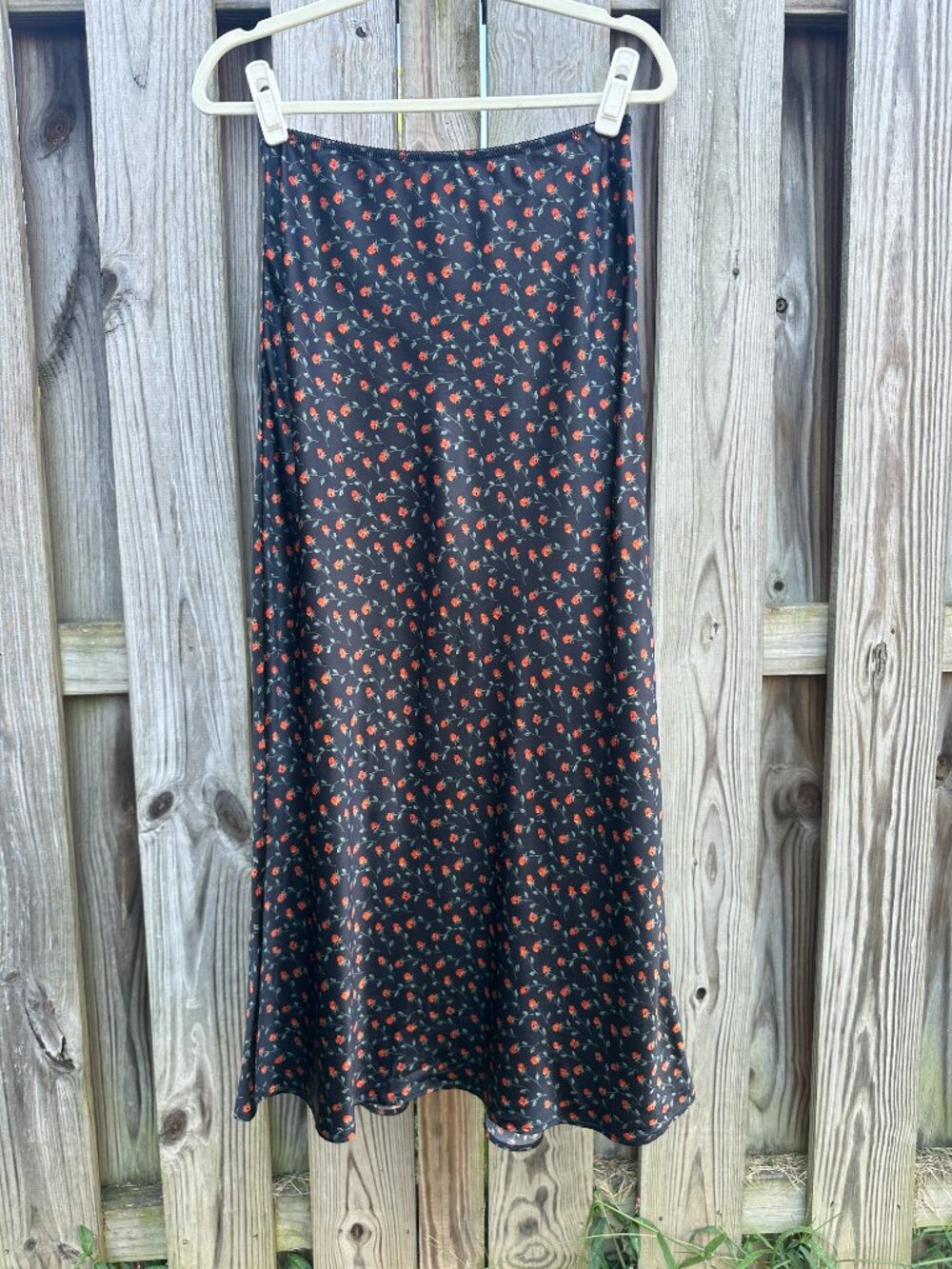Reformation Layla Silk Midi Skirt Perla Black Red Rose Floral 2 - Picture 4 of 7